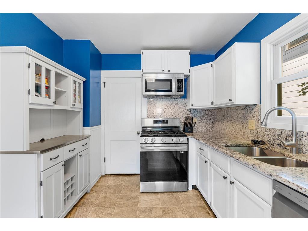 1024 Victoria Street N Saint Paul MN 55103 7070798 image32