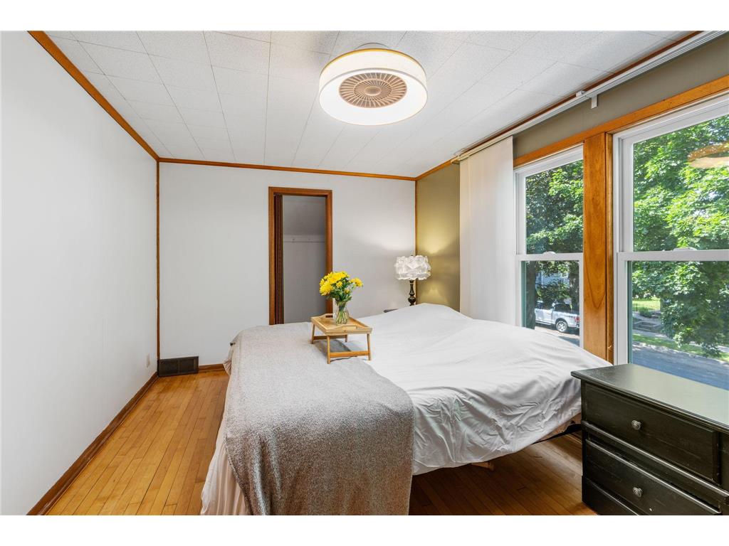 1024 Victoria Street N Saint Paul MN 55103 7070798 image39