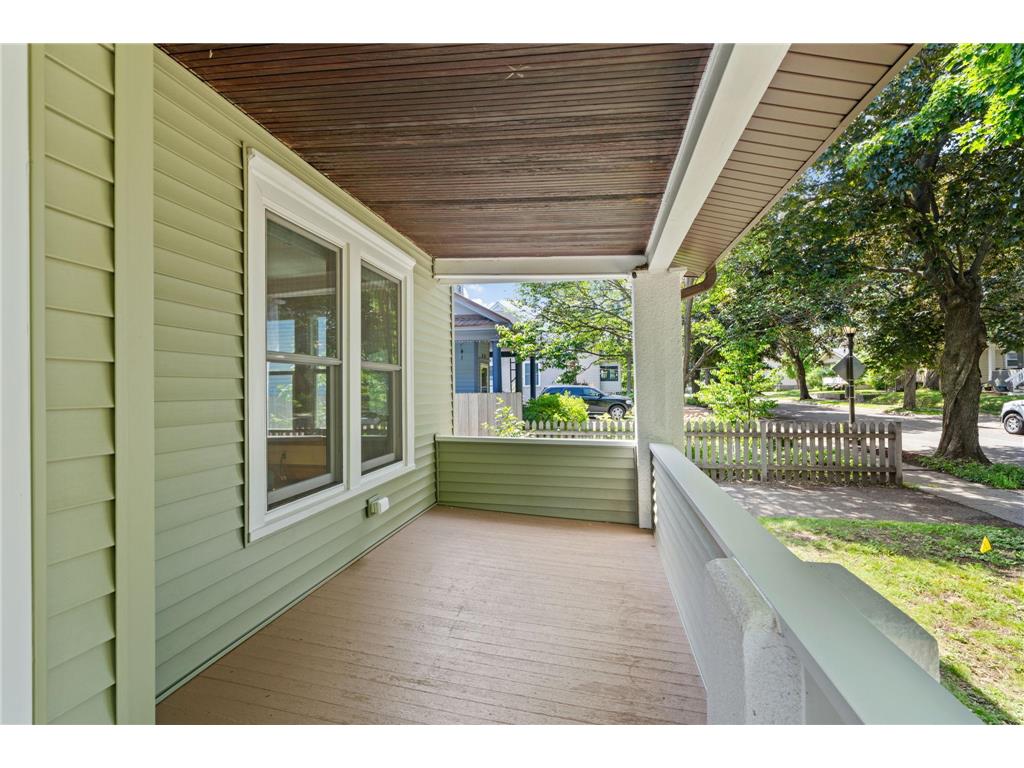 1024 Victoria Street N Saint Paul MN 55103 7070798 image4