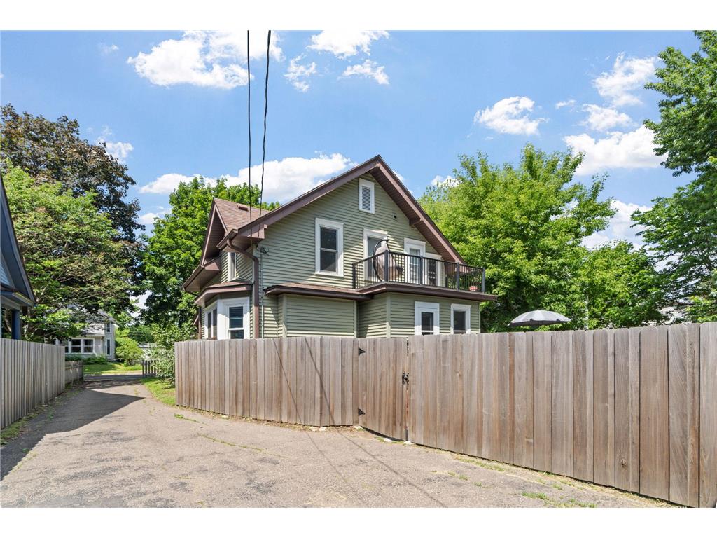 1024 Victoria Street N Saint Paul MN 55103 7070798 image6