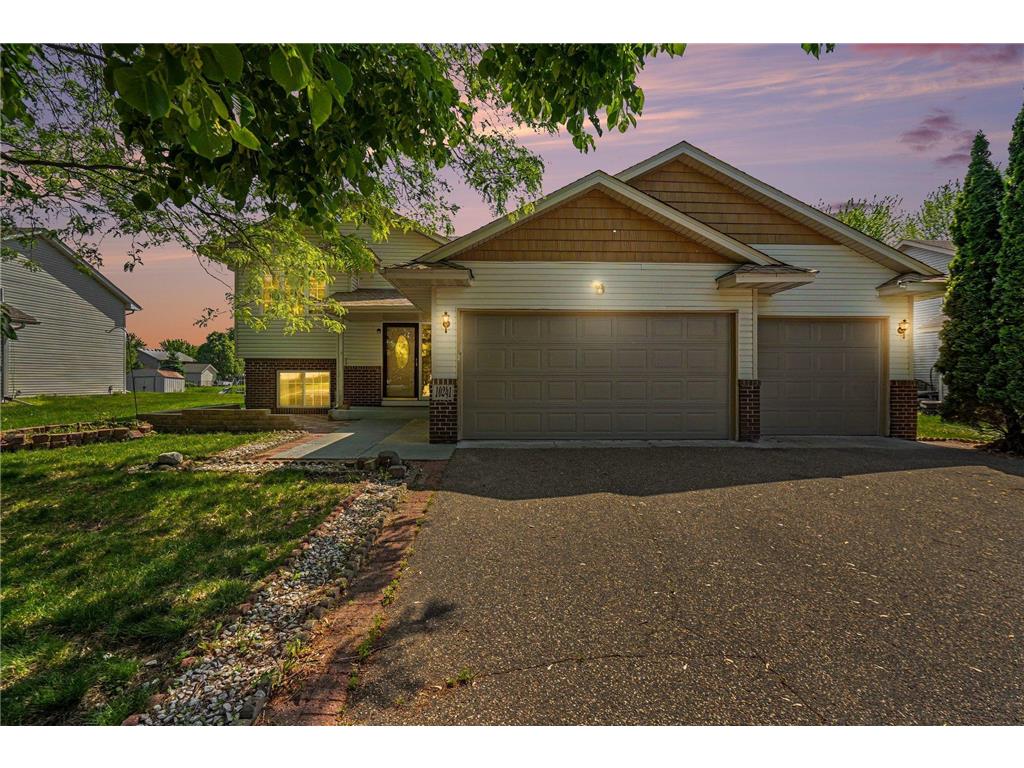 10241 Madison Street NE Blaine MN 55434 7072573 image1