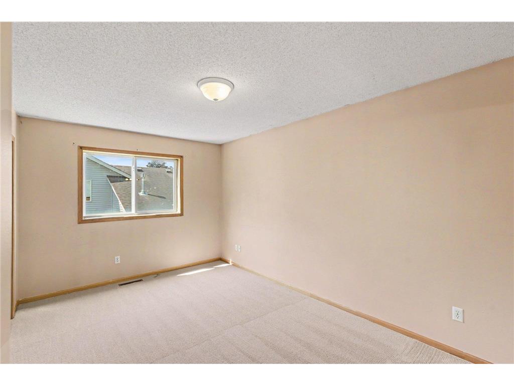 10241 Madison Street NE Blaine MN 55434 7072573 image11