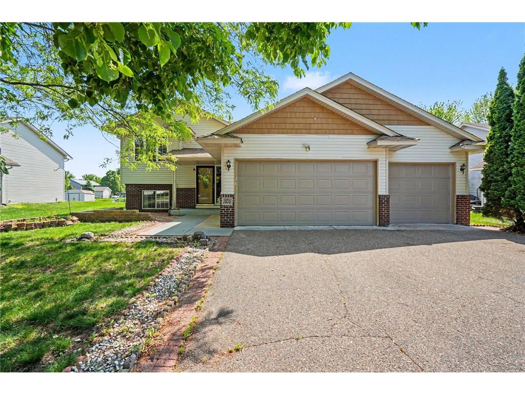 10241 Madison Street NE Blaine MN 55434 7072573 image2