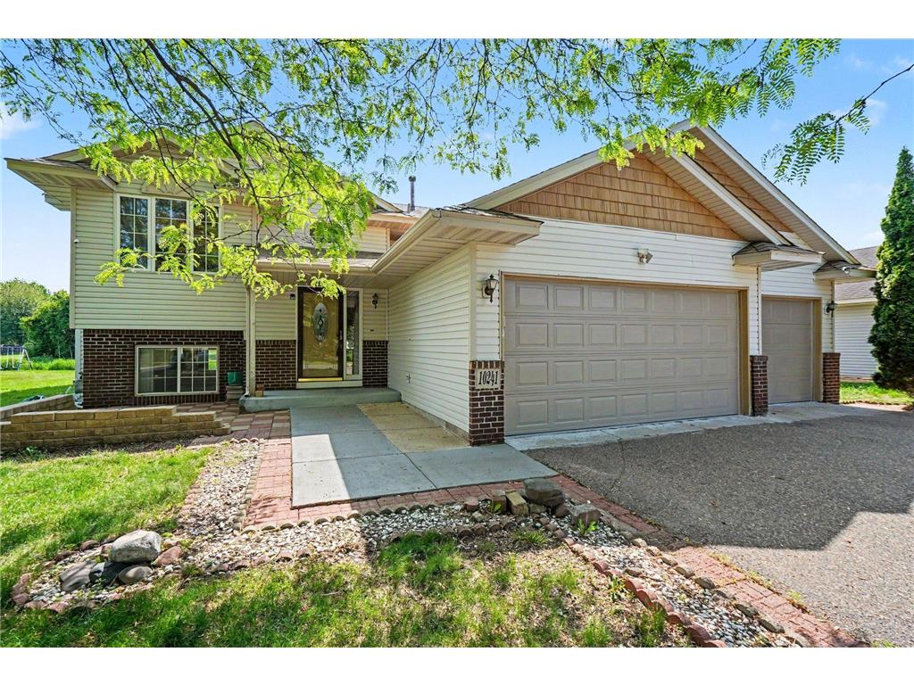 10241 Madison Street NE Blaine MN 55434 7072573 image3