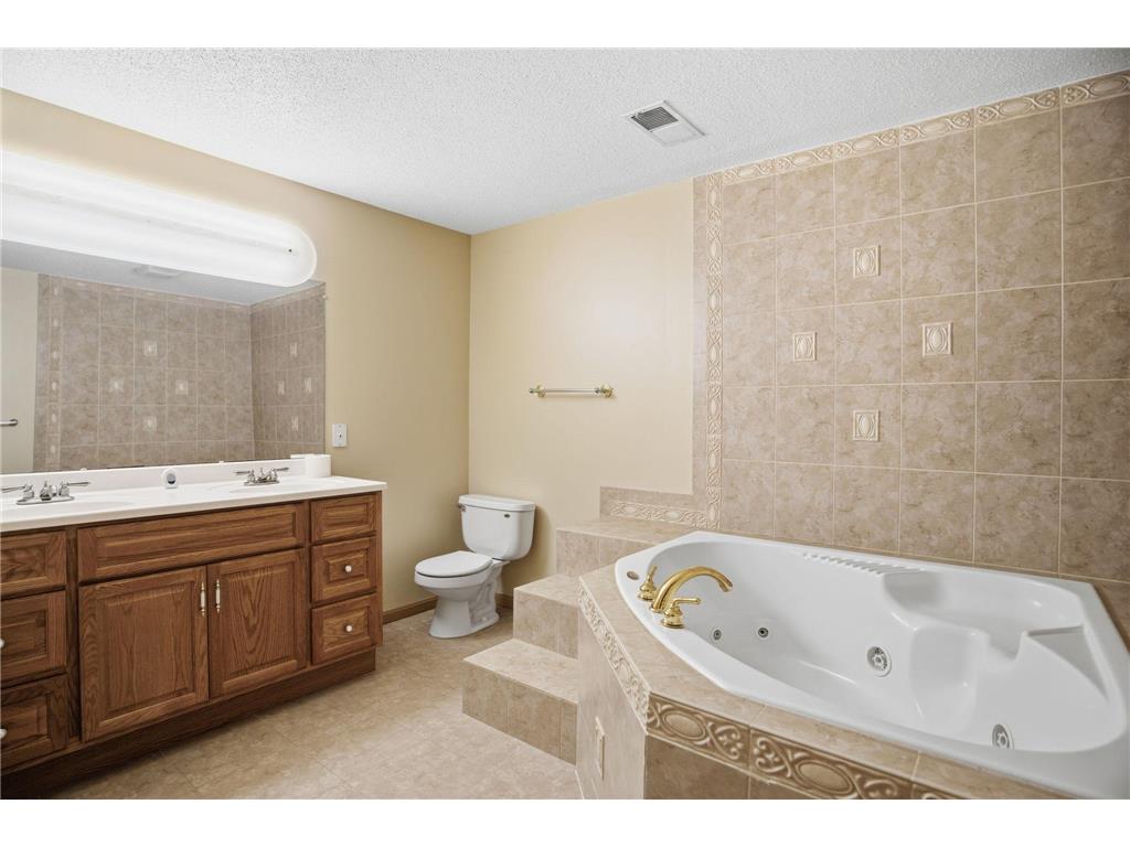 10248 Washington Court NE Blaine MN 55434 6812771 image26