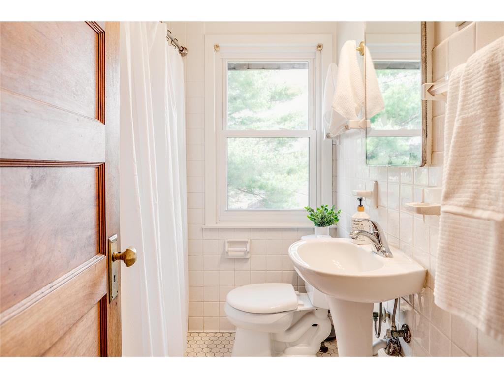 1025 Fairmount Avenue Saint Paul MN 55105 7013390 image30