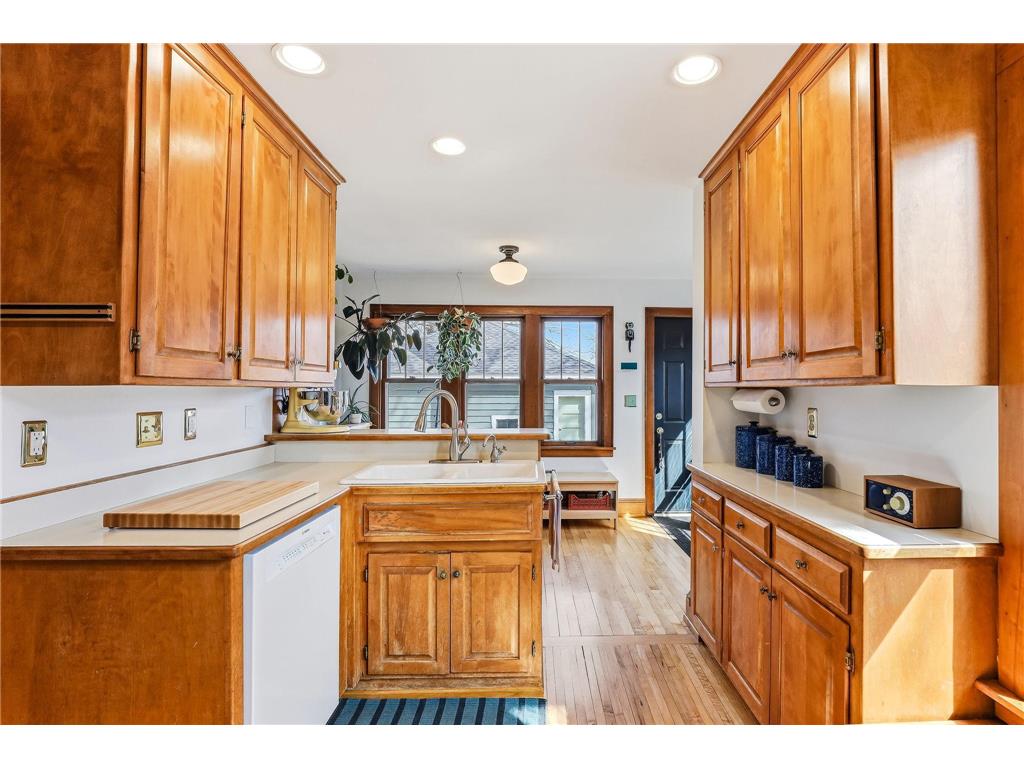 1025 Front Avenue Saint Paul MN 55103 7037114 image11