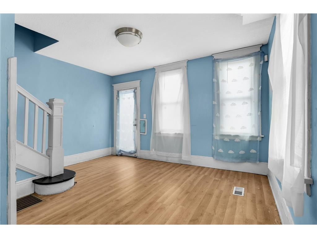 1025 Mclean Avenue Saint Paul MN 55106 7011775 image2