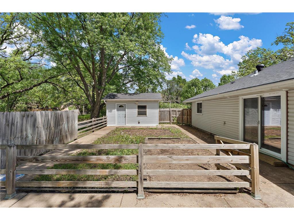 10250 Redwood Street NW Coon Rapids MN 55433 7067945 image18
