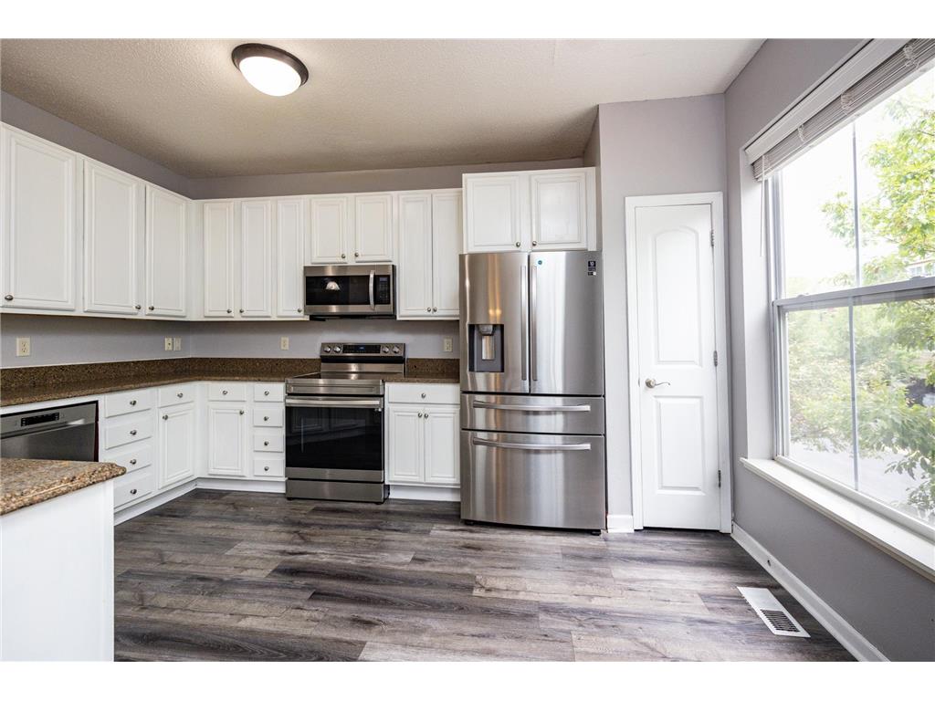 10254 Bleeker Street Woodbury MN 55129 7104088 image3