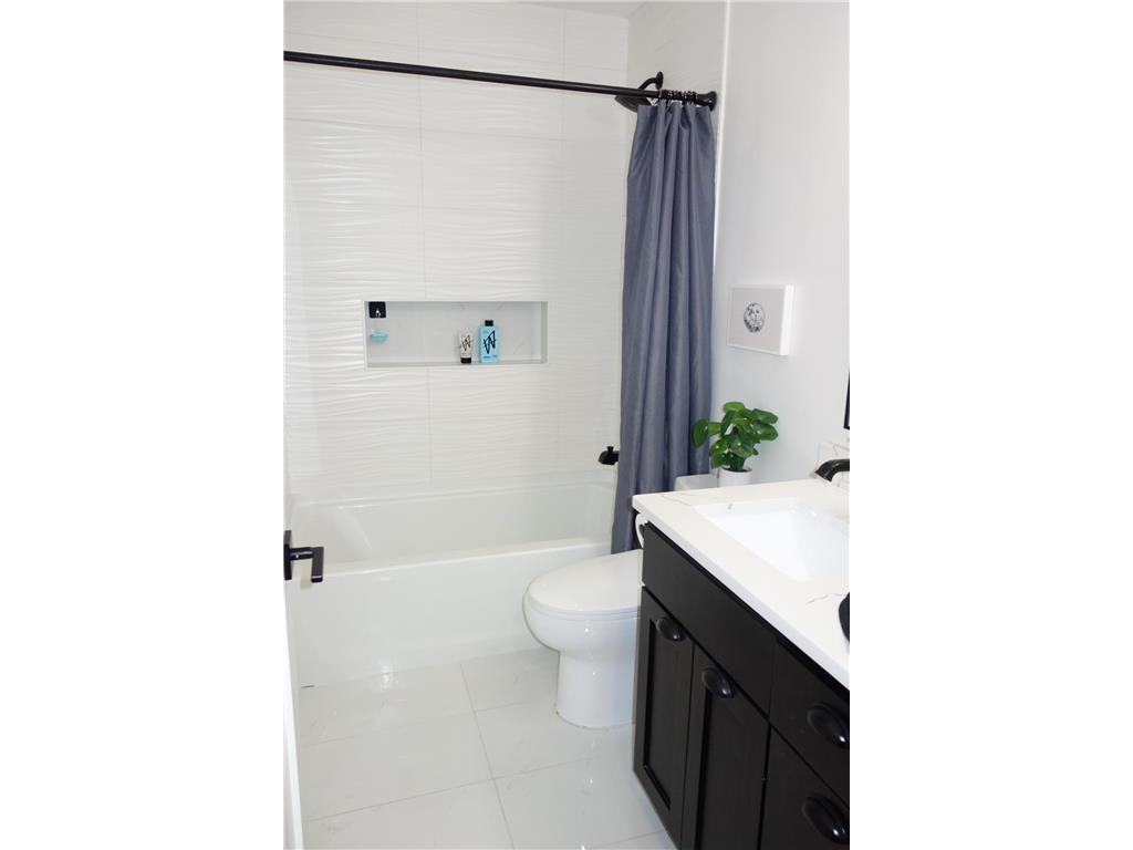 1026 Carrie Street West Saint Paul MN 55118 - Lilly 7102339 image33