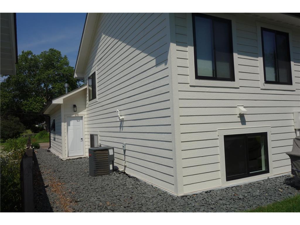 1026 Carrie Street West Saint Paul MN 55118 - Lilly 7102339 image37