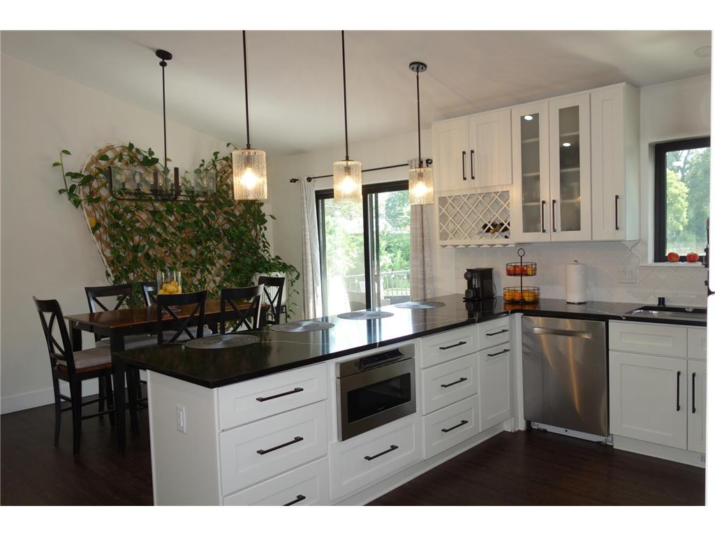 1026 Carrie Street West Saint Paul MN 55118 - Lilly 7102339 image8