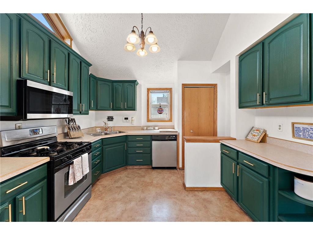 1026 Churchill Street Saint Paul MN 55103 7053430 image11