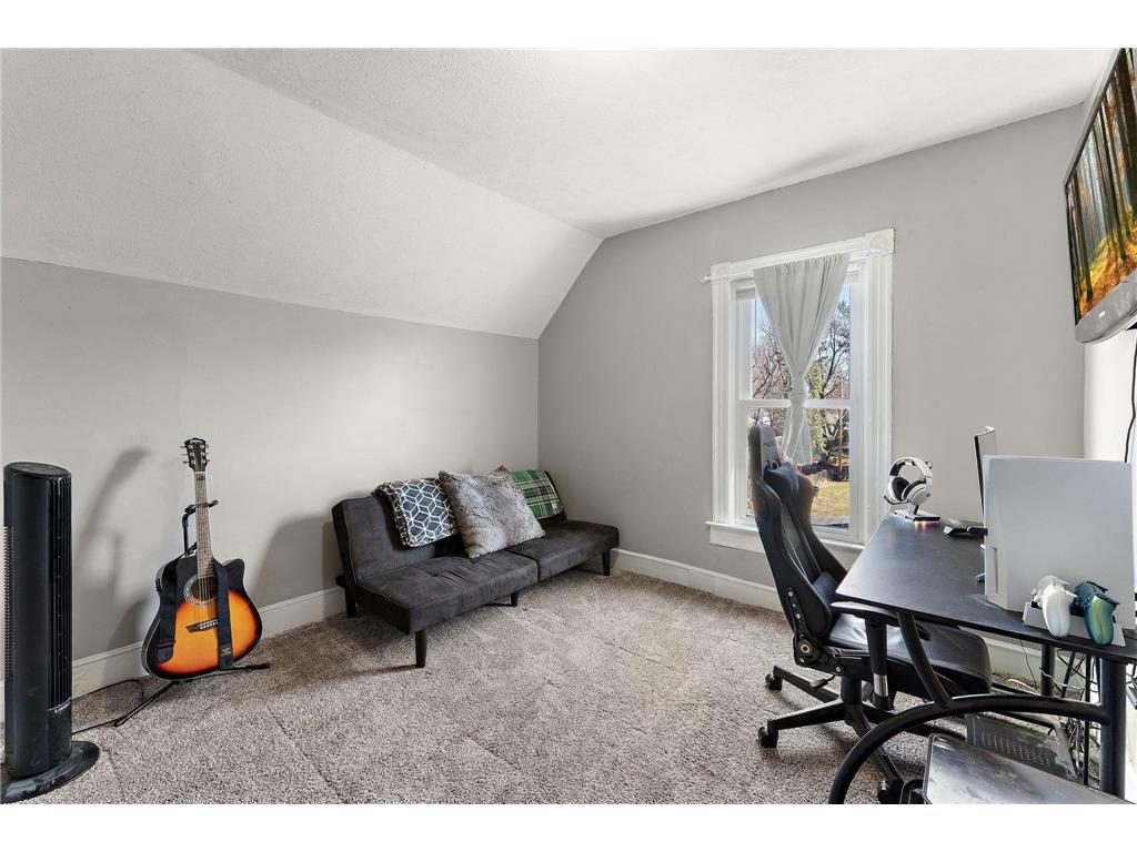 1026 Churchill Street Saint Paul MN 55103 7053430 image20
