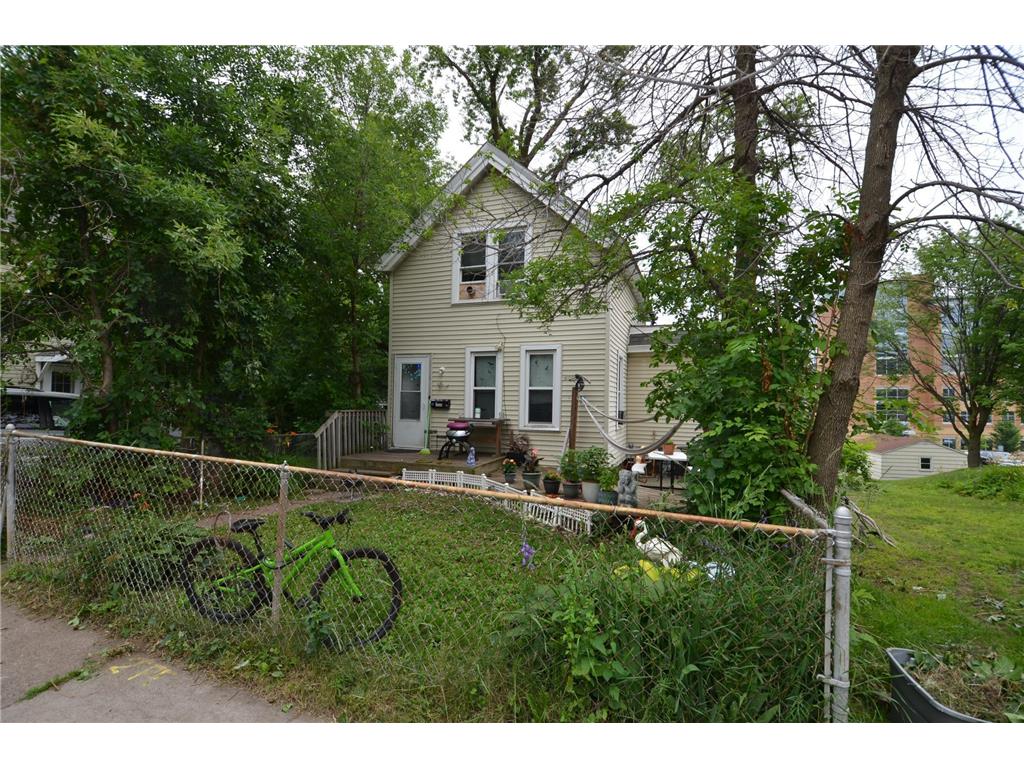 1026 E 3rd Street Duluth MN 55805 7055732 image2