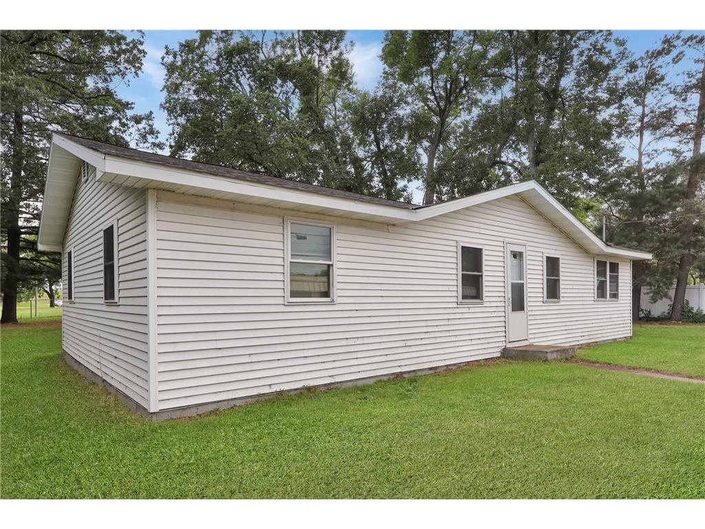 1026 E Division Street Saint Cloud MN 56304 7090210 image1