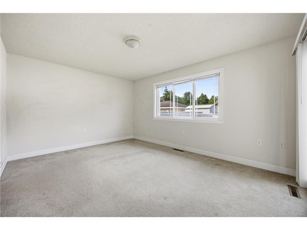 1026 OAK Street N Fargo ND 58102 7090637 image11