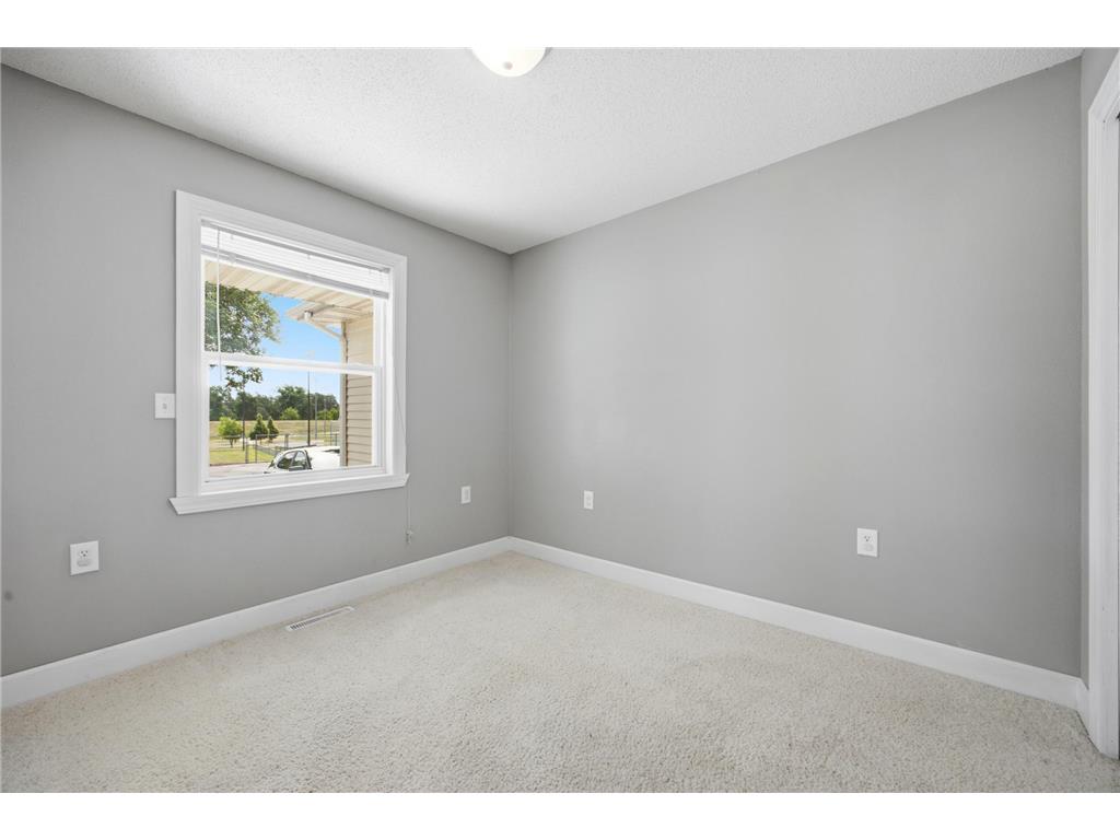 1026 OAK Street N Fargo ND 58102 7090637 image13