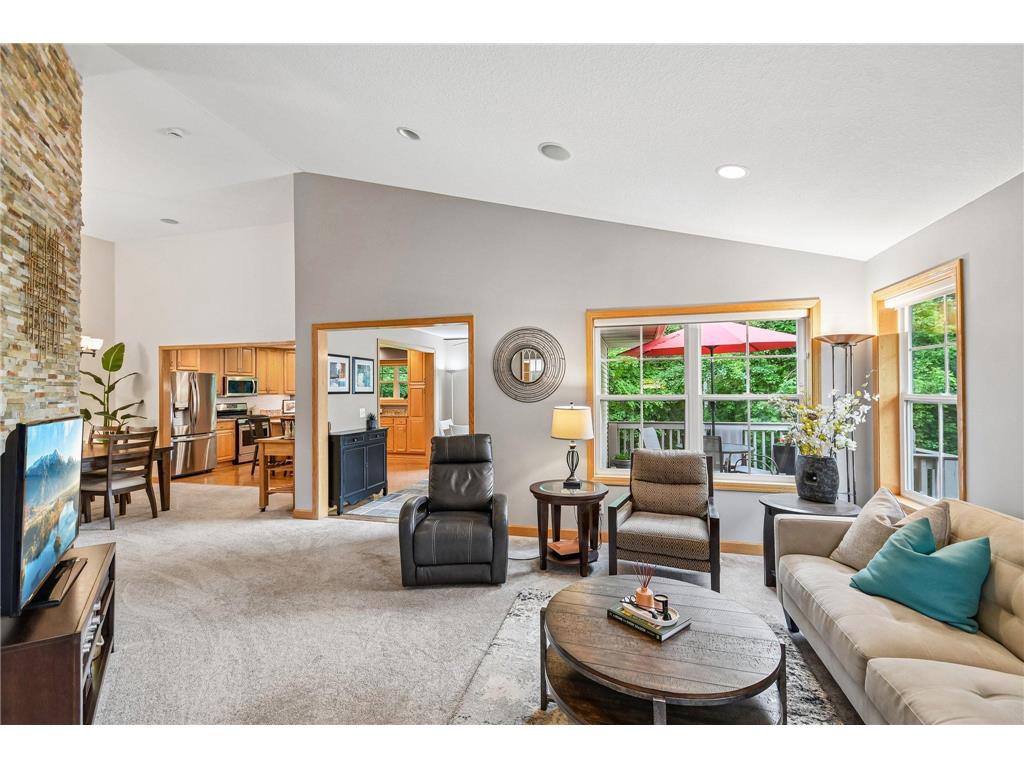 1026 Saint Johns Bay Woodbury MN 55129 7088407 image10