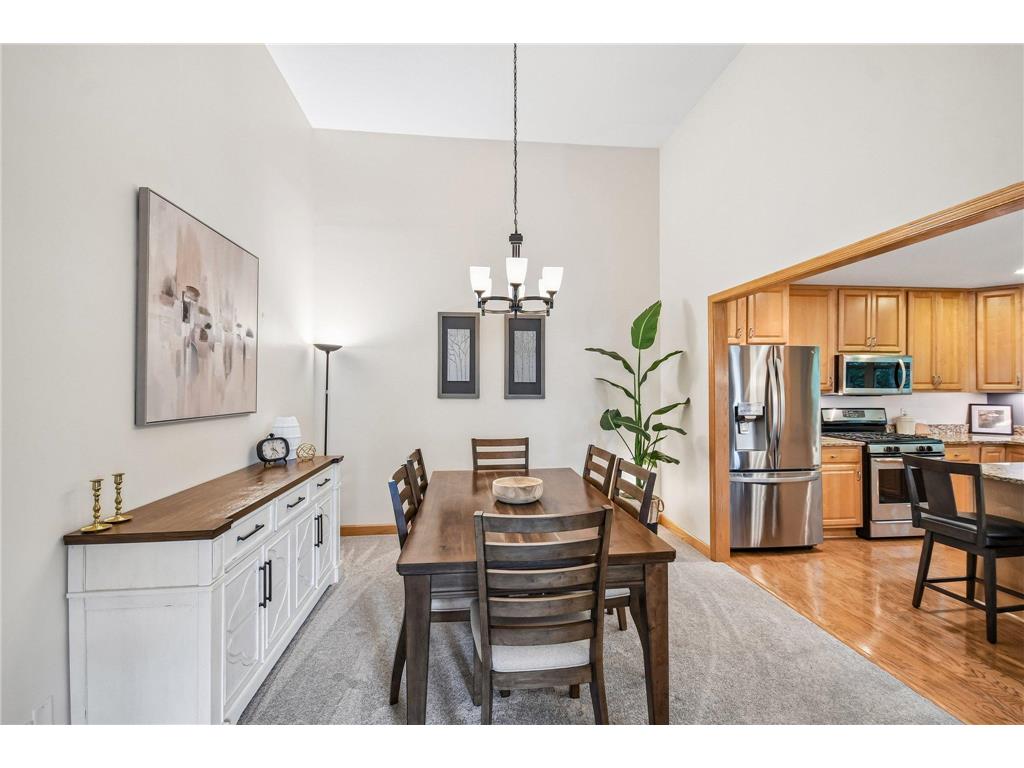 1026 Saint Johns Bay Woodbury MN 55129 7088407 image12