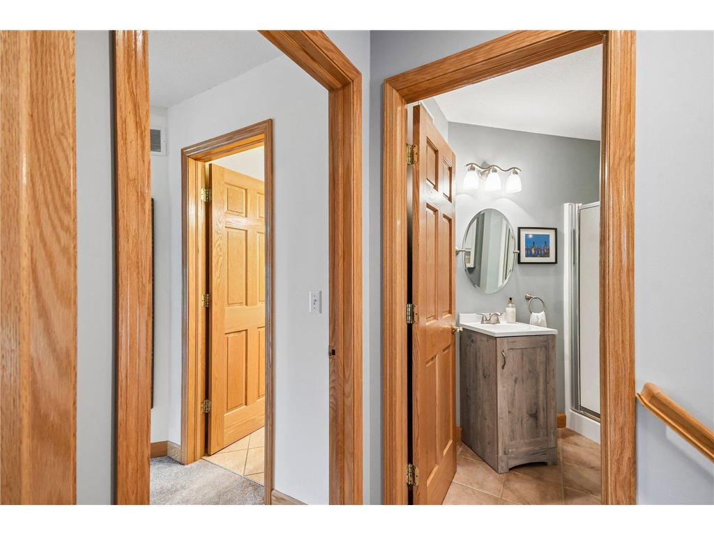 1026 Saint Johns Bay Woodbury MN 55129 7088407 image24