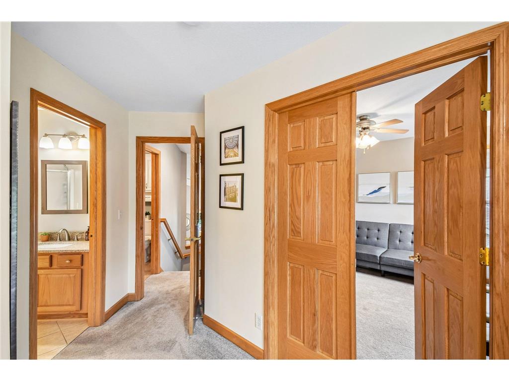 1026 Saint Johns Bay Woodbury MN 55129 7088407 image31
