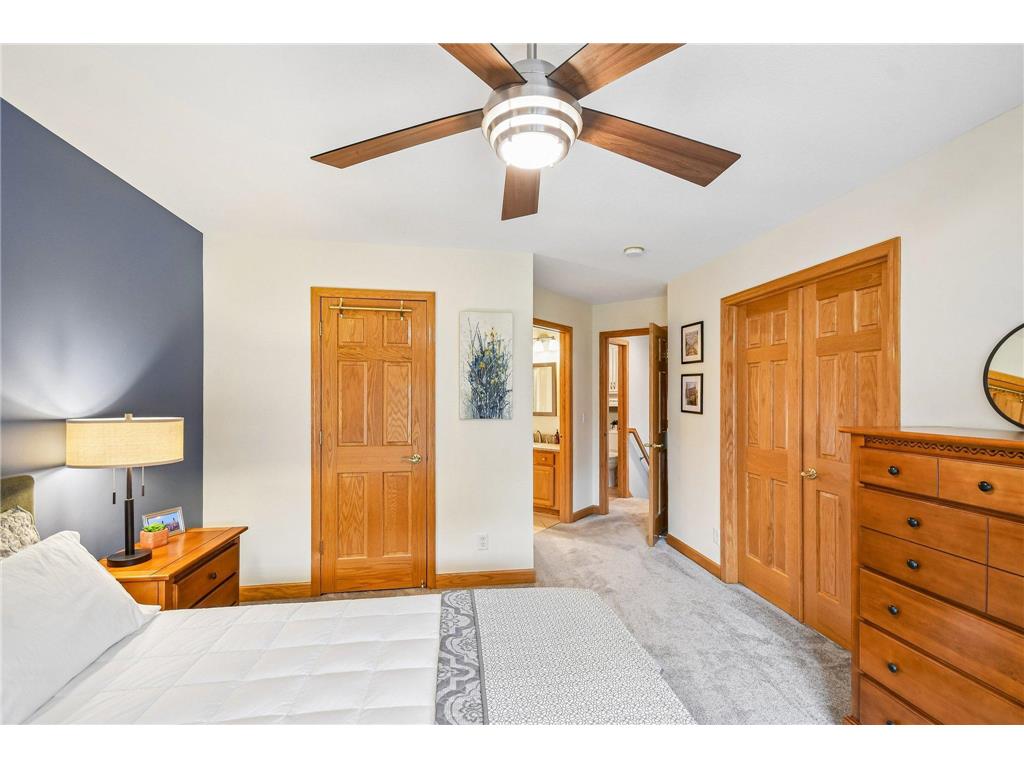 1026 Saint Johns Bay Woodbury MN 55129 7088407 image32