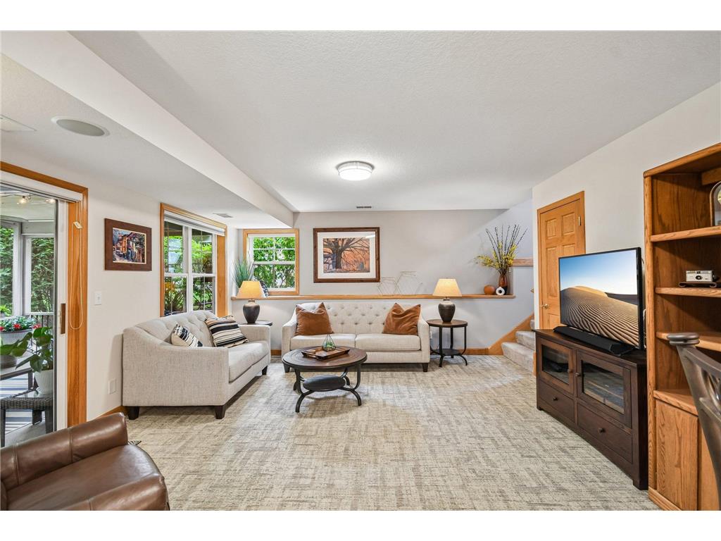 1026 Saint Johns Bay Woodbury MN 55129 7088407 image44