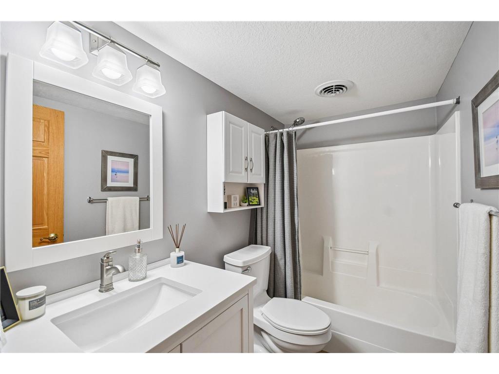 1026 Saint Johns Bay Woodbury MN 55129 7088407 image47