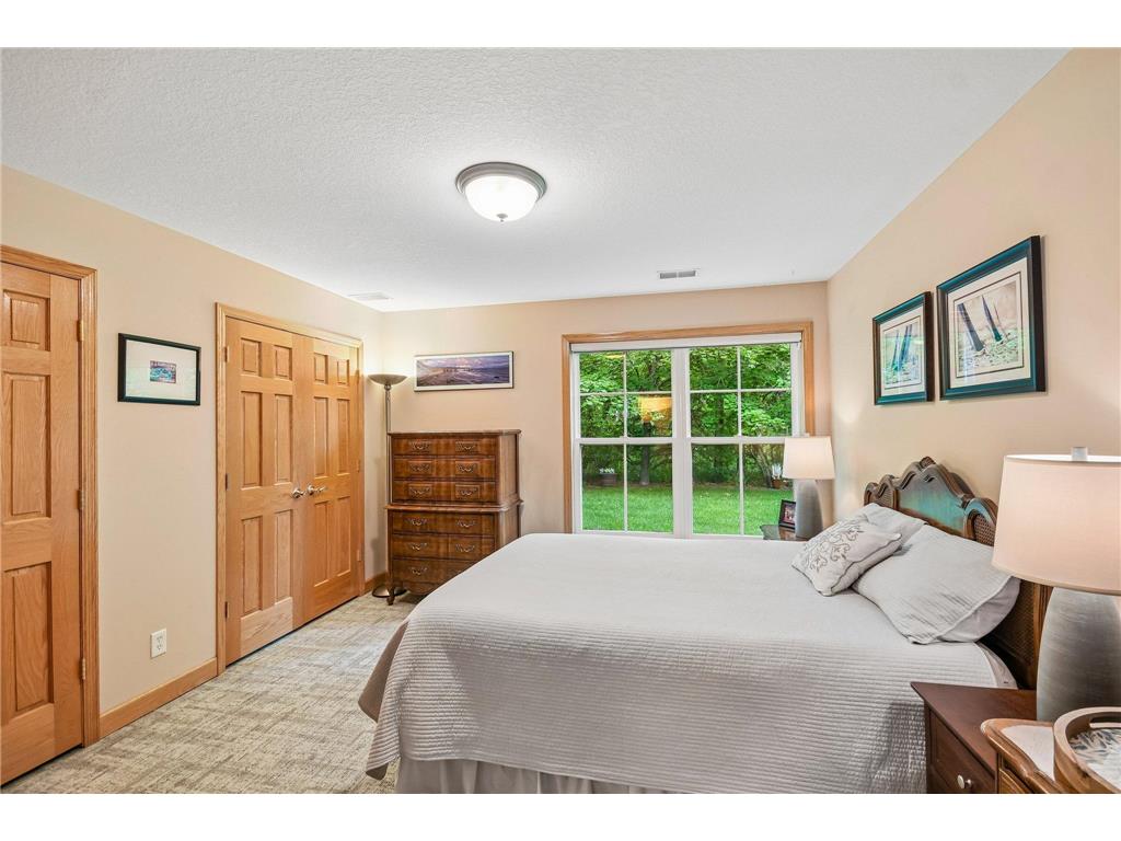 1026 Saint Johns Bay Woodbury MN 55129 7088407 image49