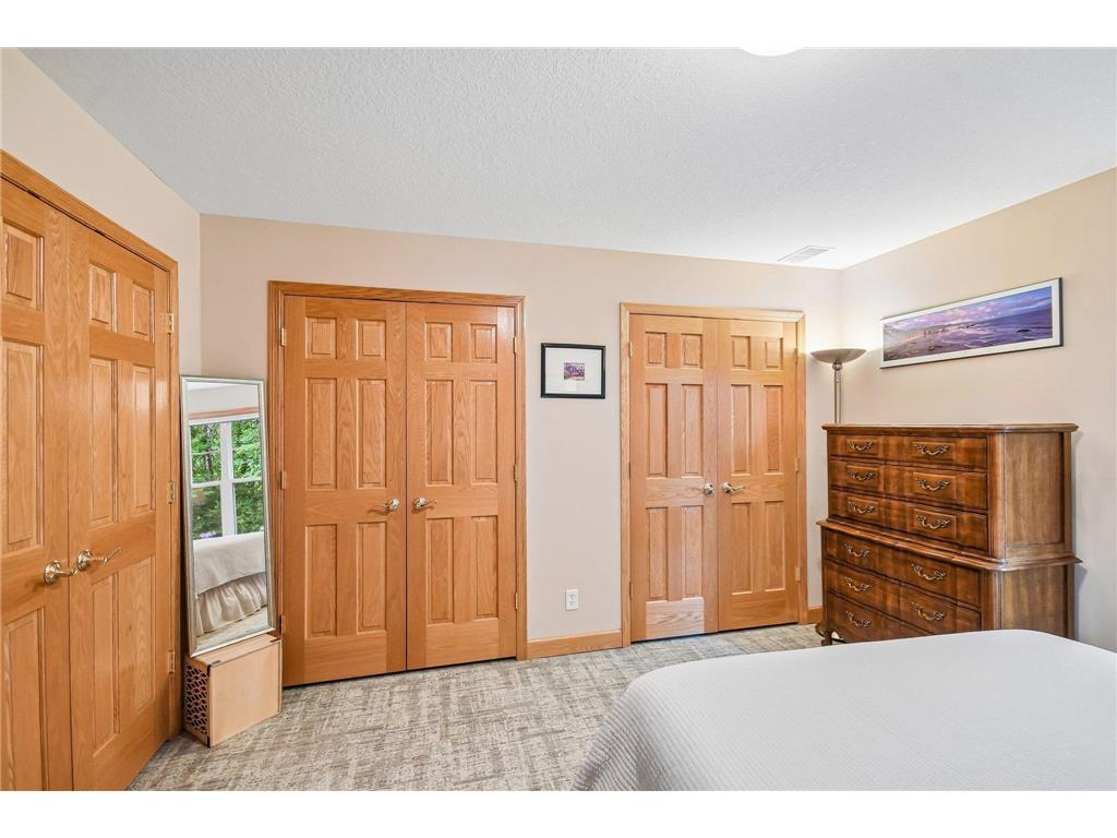 1026 Saint Johns Bay Woodbury MN 55129 7088407 image50