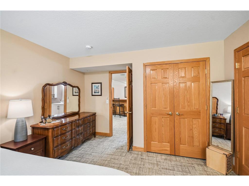 1026 Saint Johns Bay Woodbury MN 55129 7088407 image51