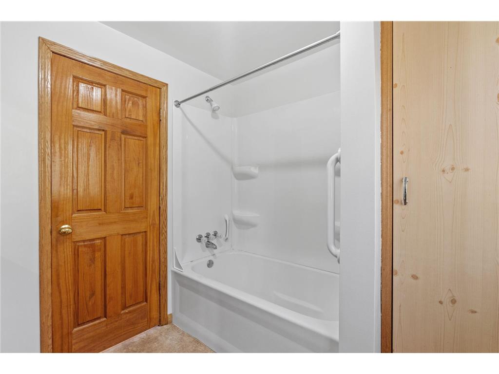 1026 Summit Avenue South Saint Paul MN 55075 7063169 image31