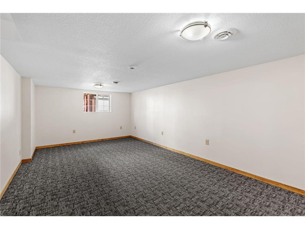 1026 Summit Avenue South Saint Paul MN 55075 7063169 image33