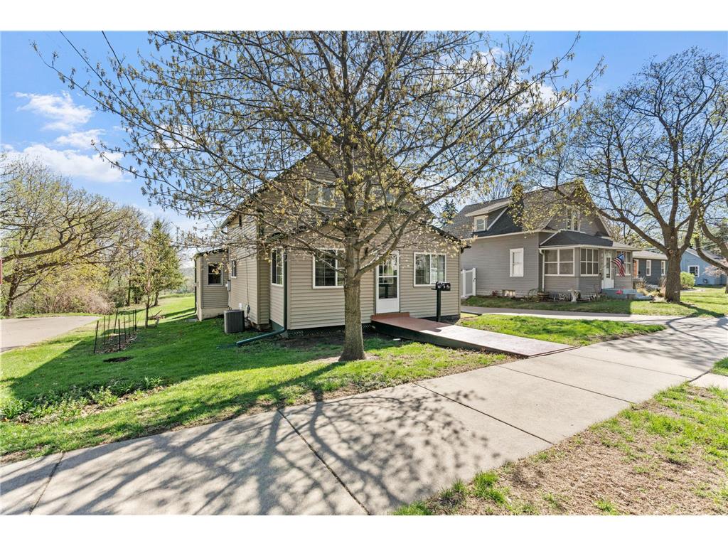 1026 Summit Avenue South Saint Paul MN 55075 7063169 image39