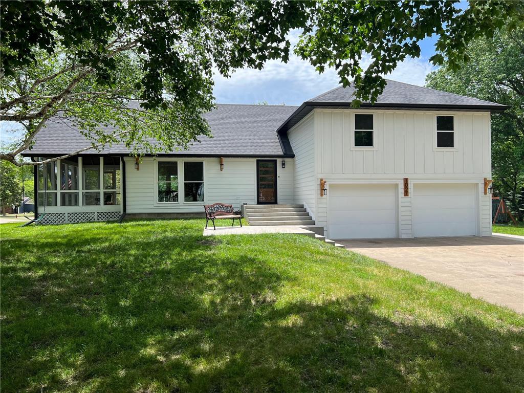 1027 7th Street NE Sibley IA 51249 6350205 image1