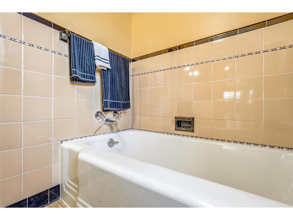 1027 Cedar Avenue Albert Lea MN 56007 7006332 image27