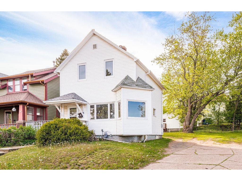 1027 E 9th Street Duluth MN 55805 7041886 image1