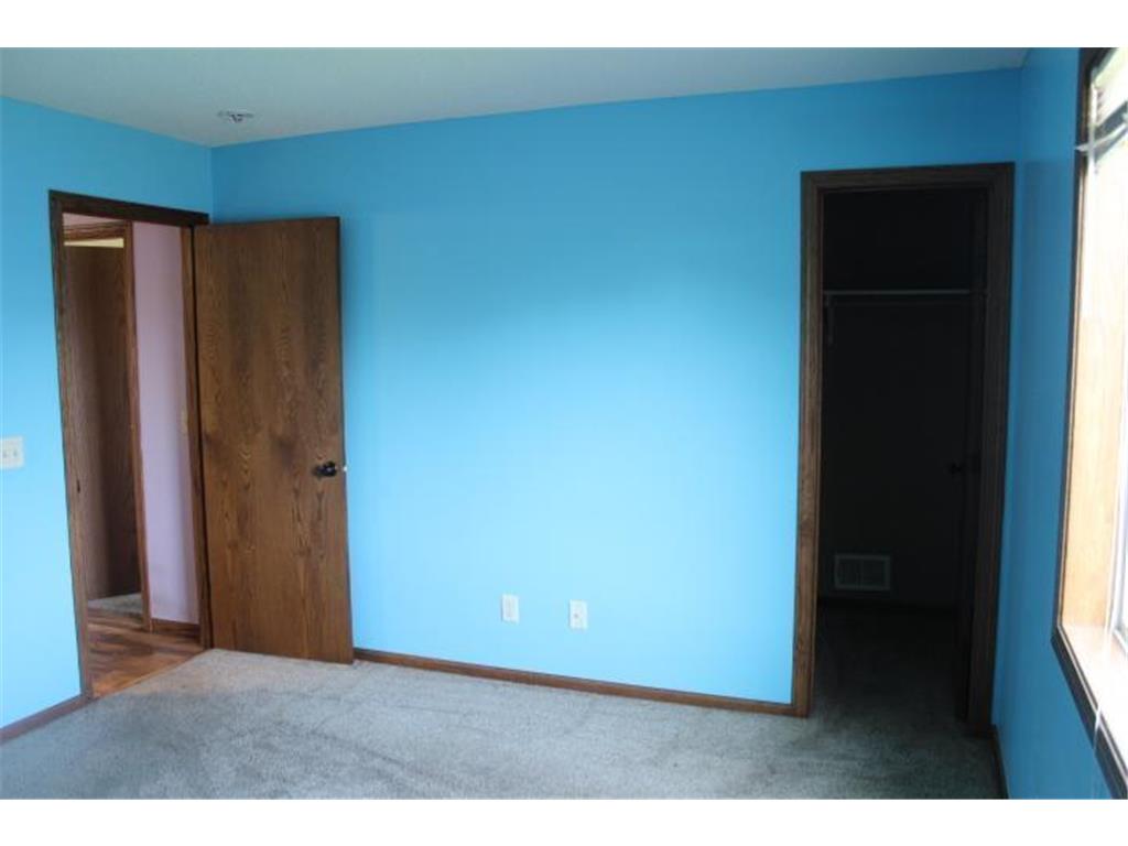 1027 Taft Street S Cambridge MN 55008 6731088 image12