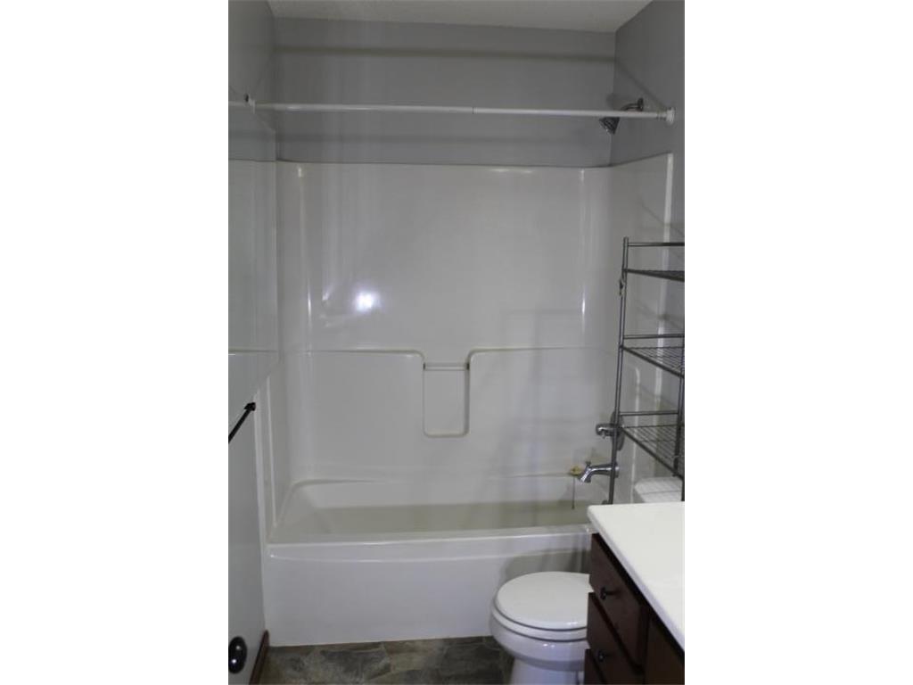 1027 Taft Street S Cambridge MN 55008 6731088 image14