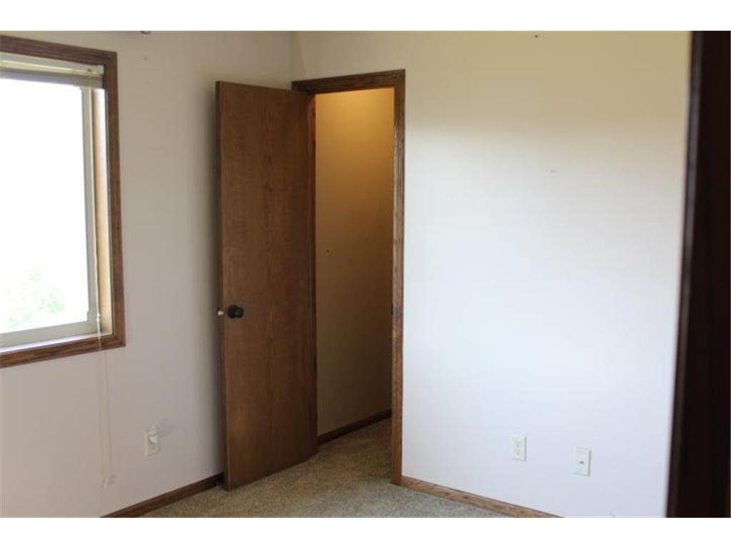 1027 Taft Street S Cambridge MN 55008 6731088 image15