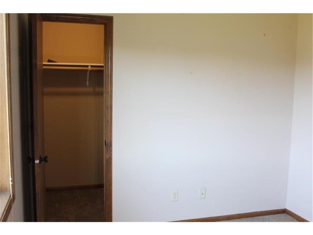 1027 Taft Street S Cambridge MN 55008 6731088 image16