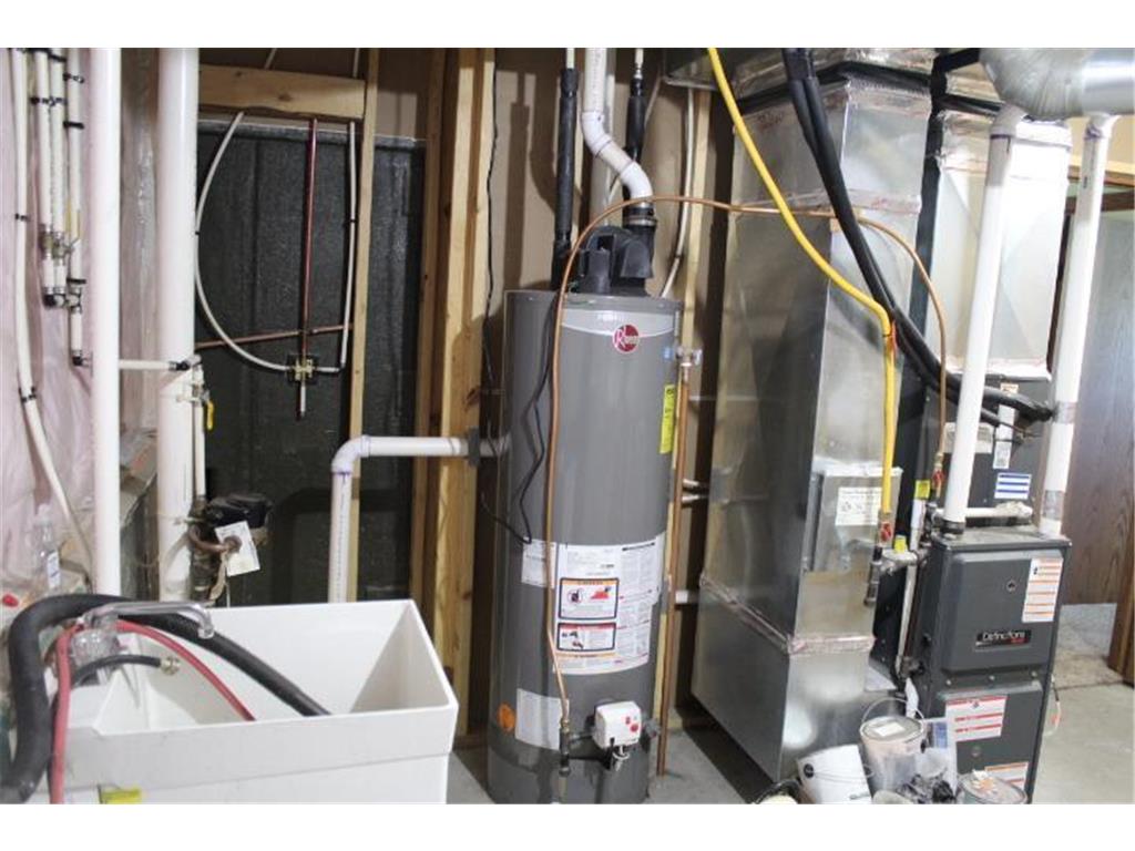 1027 Taft Street S Cambridge MN 55008 6731088 image28