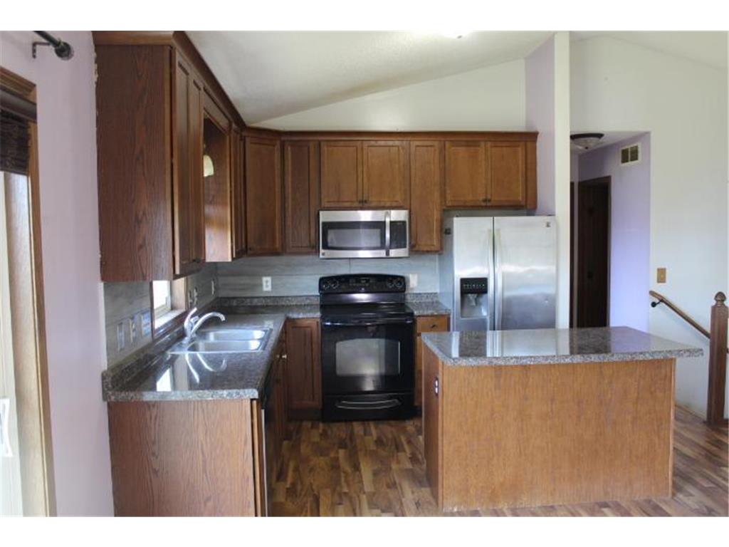 1027 Taft Street S Cambridge MN 55008 6731088 image5