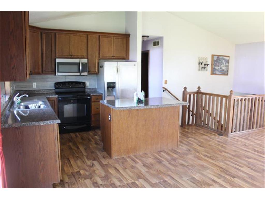 1027 Taft Street S Cambridge MN 55008 6731088 image7