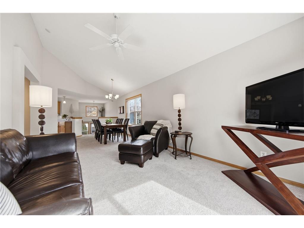 10272 Country Club Curve Woodbury MN 55129 7048124 image10