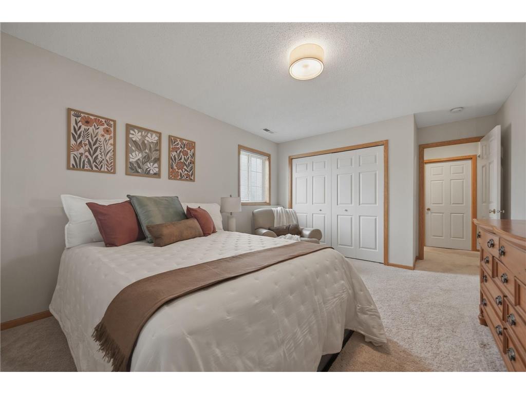 10272 Country Club Curve Woodbury MN 55129 7048124 image17