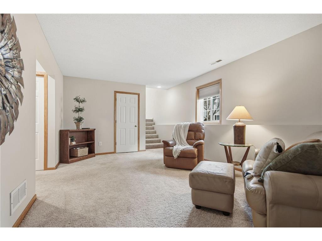 10272 Country Club Curve Woodbury MN 55129 7048124 image31