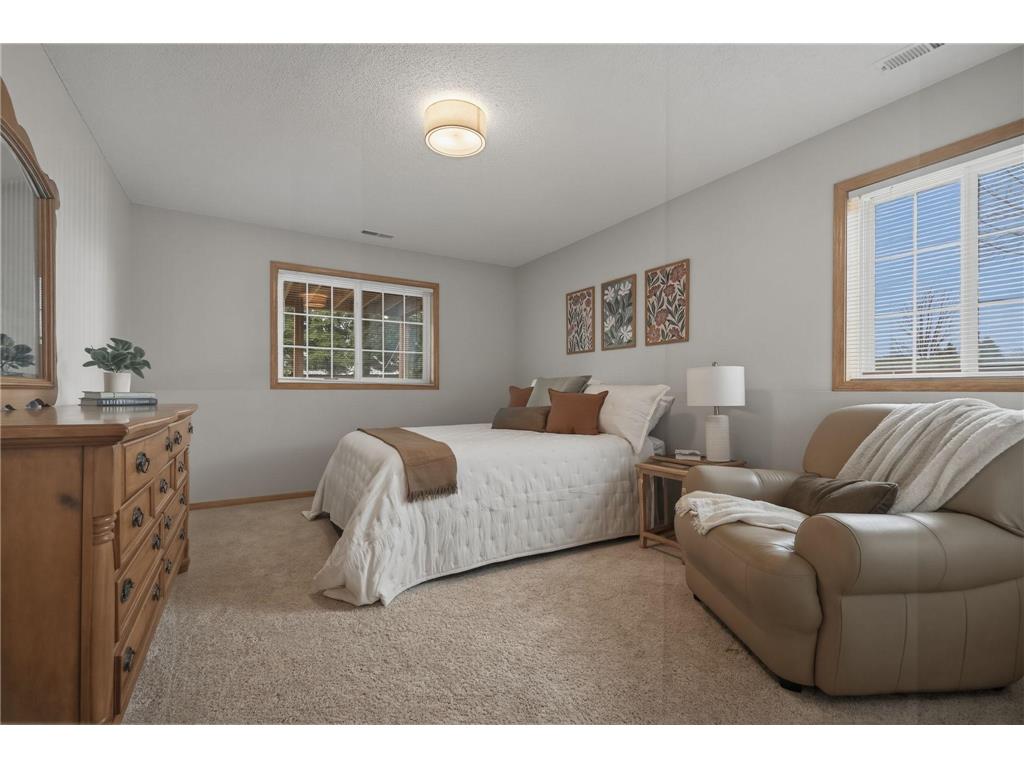 10272 Country Club Curve Woodbury MN 55129 7048124 image33